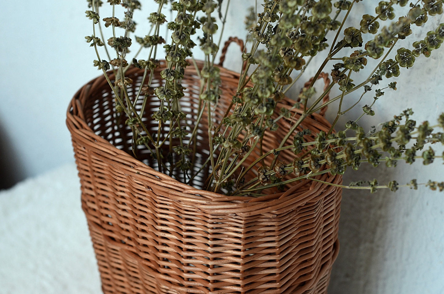 Wall Basket, Door Basket, Flower Display Hanging Basket, Hanging Storage Mail Basket Entryway Decor Door Basket Wall Decor Wall Storage